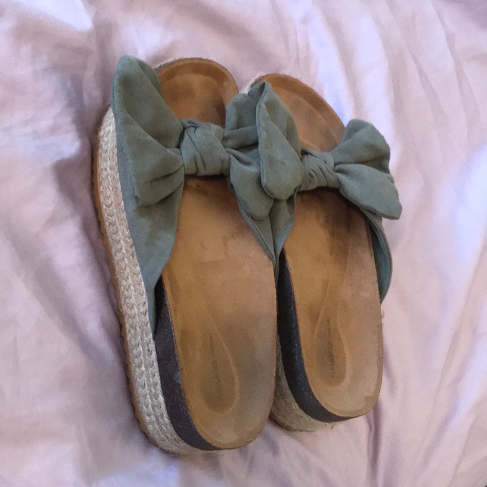 Hardly worn olive green espadrilles from Europe